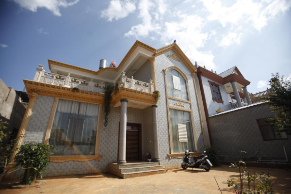 云南网媒新春走基层村文明69产业兴欣欣向荣的红河建水狗街