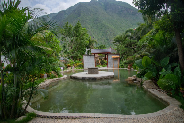 世外桃源我代言怒江州首家半山酒店建成投入营运