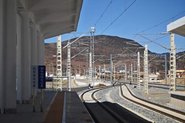 丽江至香格里拉铁路11月26日正式开通运营